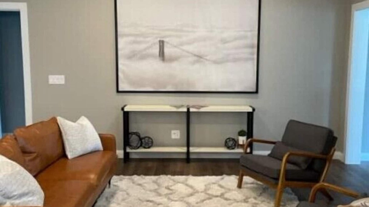 Bettendorf House | Entire Home: First Class Stay for Work & Playn