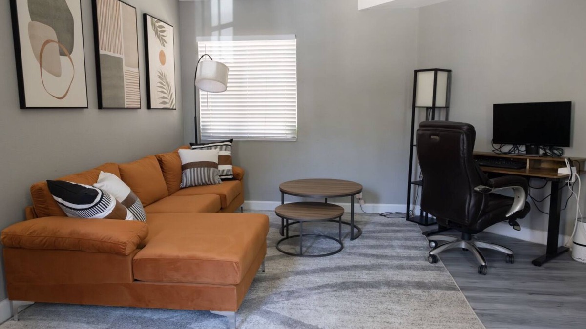 Circle Area House | Entire Home - Hidden Gem