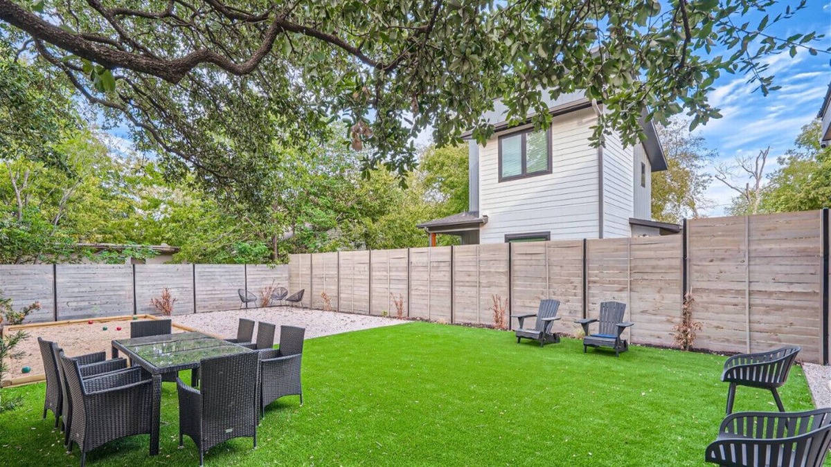 West Congress House | Entire home in Austin, Texas, United States