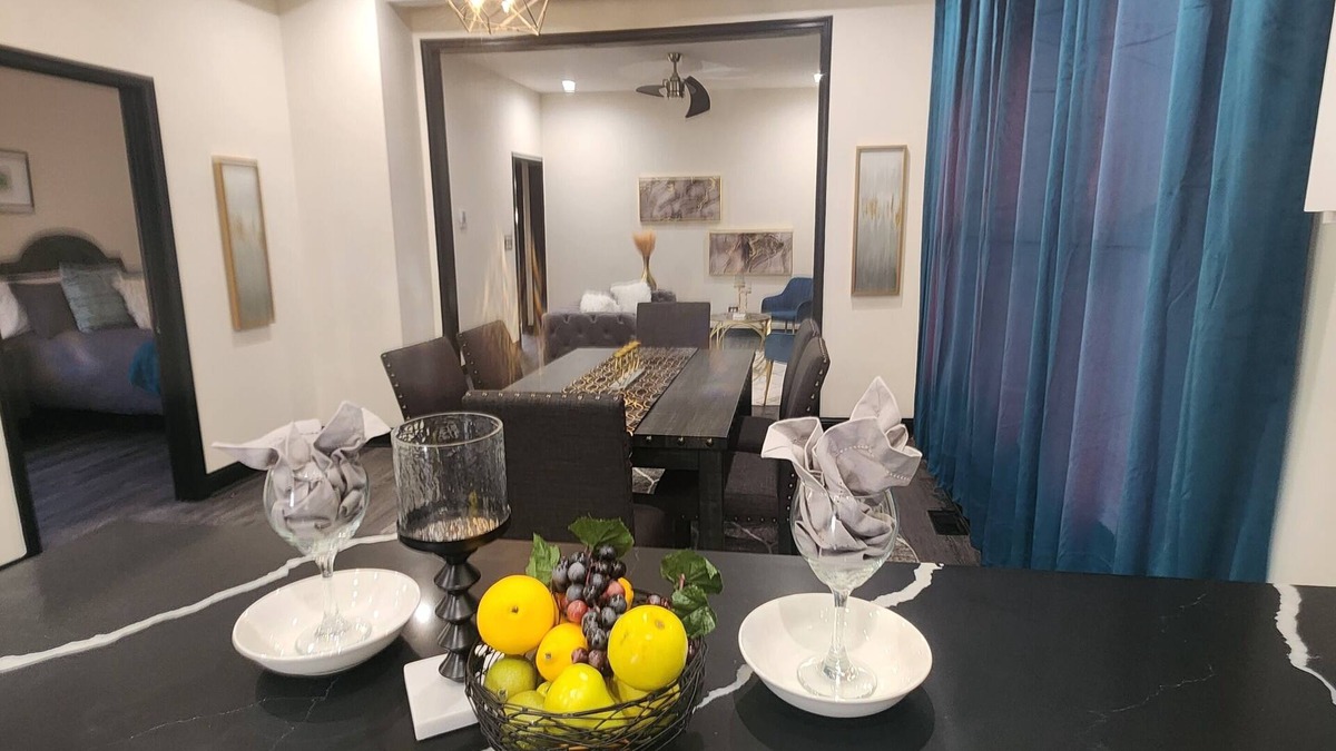 Auburn Gresham House | Entire Home in Chicago (Pet-Friendly)