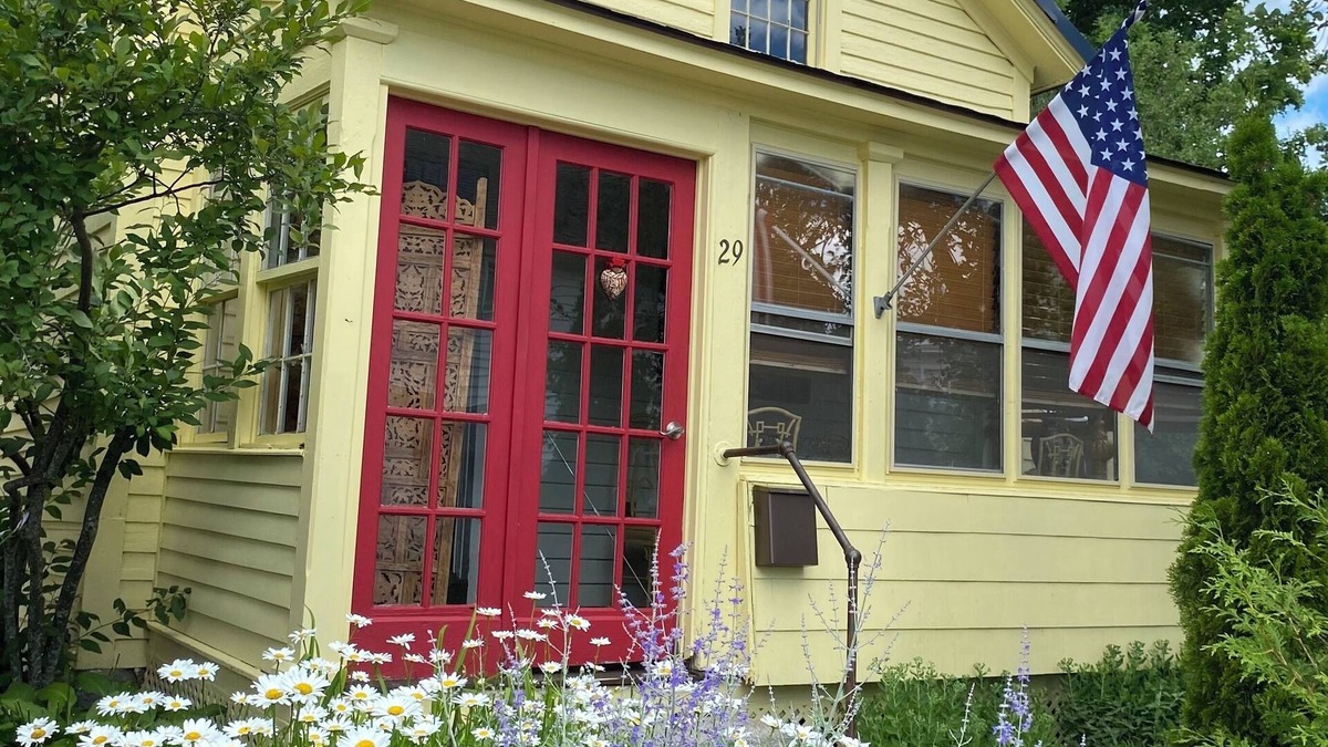 Dalton Cottage | Entire home in Dalton, Massachusetts, United States