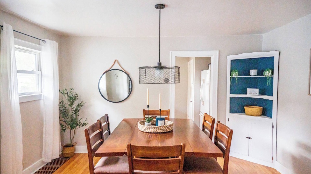 Valparaiso House | Entire Home In Downtown Valparaiso!