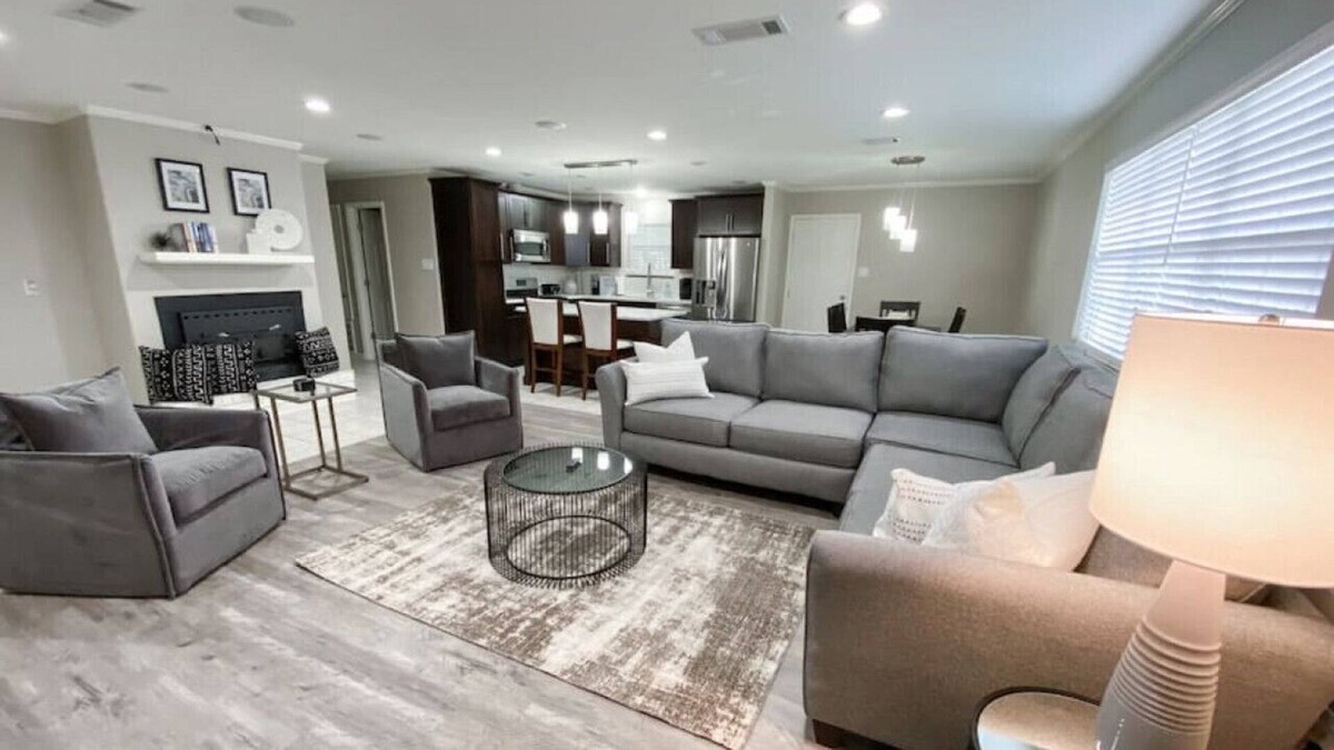 Conway House | Entire home in the heart of Conway!