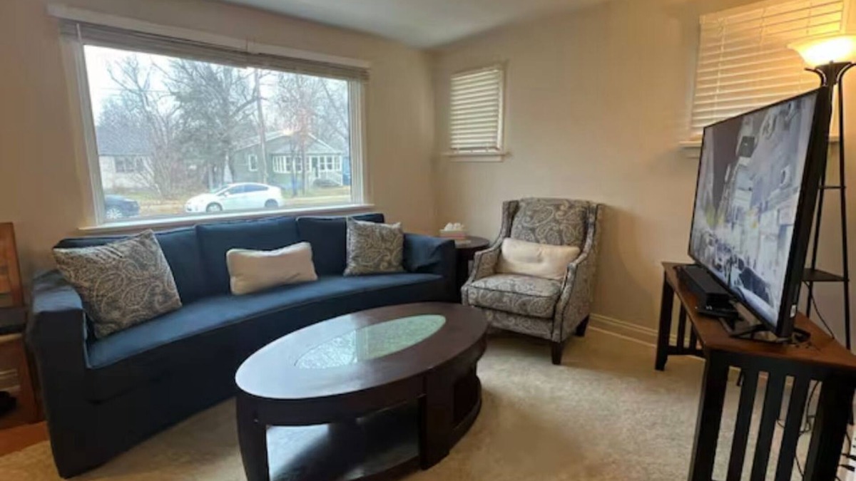 Winnipeg House | Entire Home in Winnipeg St. Vital