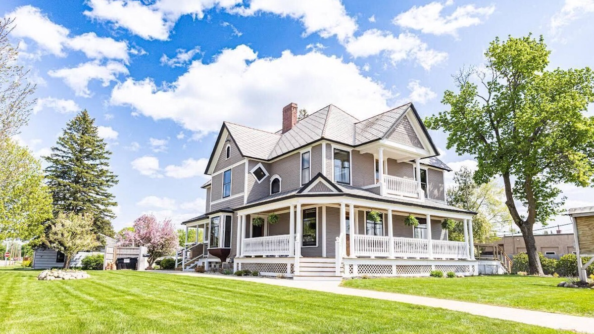 Gaylord House | Entire Home Minutes to Golf Mecca and Downtown Gaylord