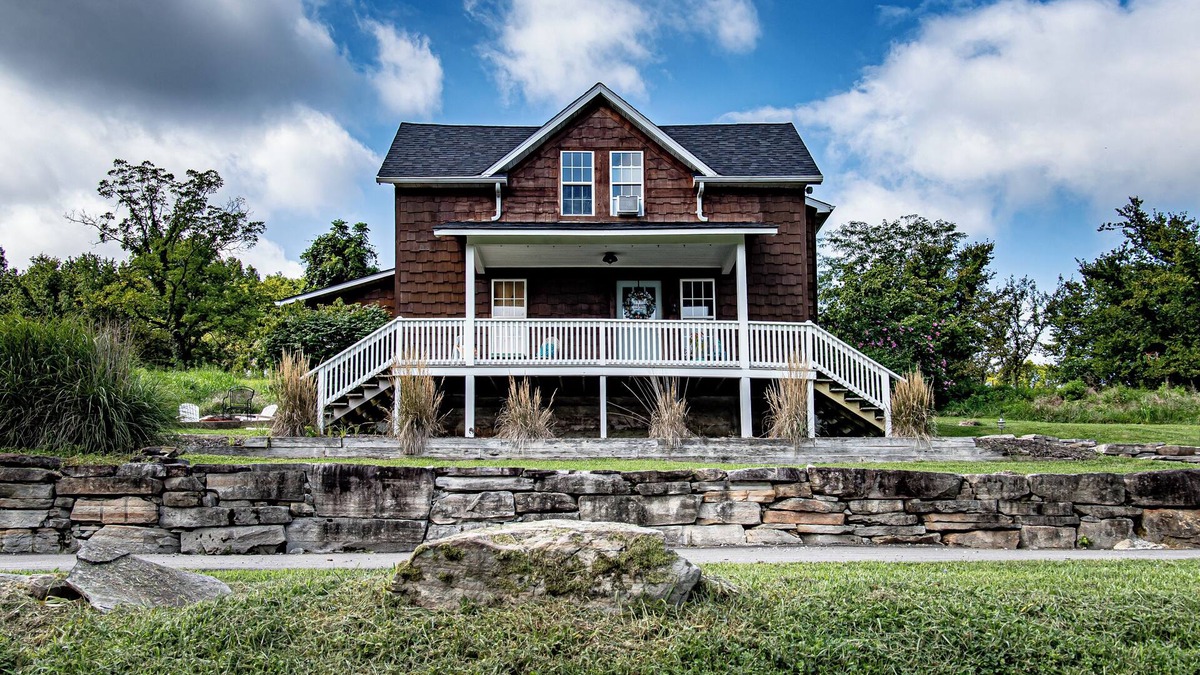 St. James House | Entire Home, Self Check-in, Peaceful Stay