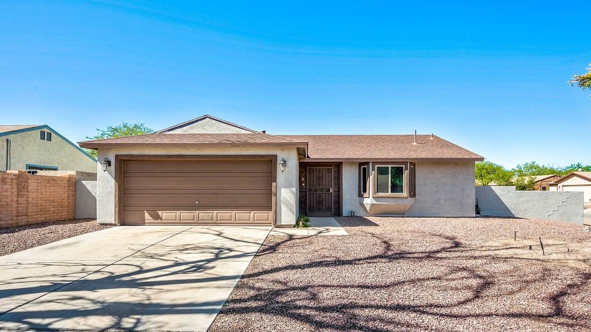 Tucson House | Entire Home- Updated, Modern, Cozy, Quiet, 2 bed 2 bath Retreat!