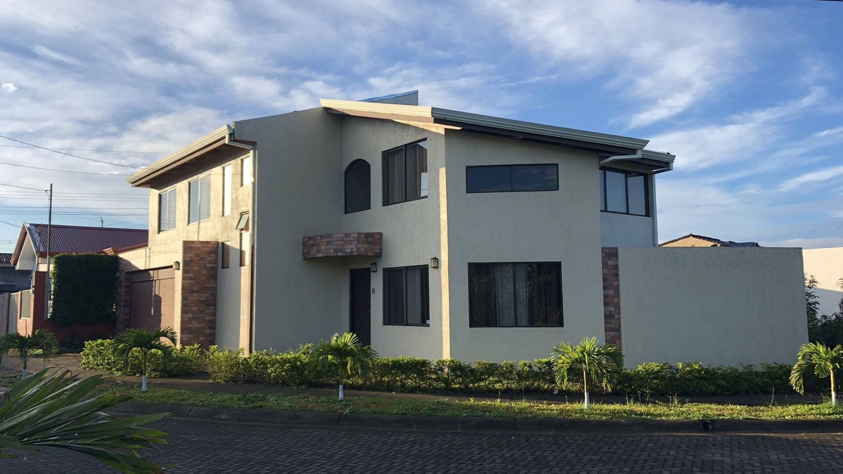 San Joaquin de Flores House | Entire House 4BD Nice View 5miles from Airport