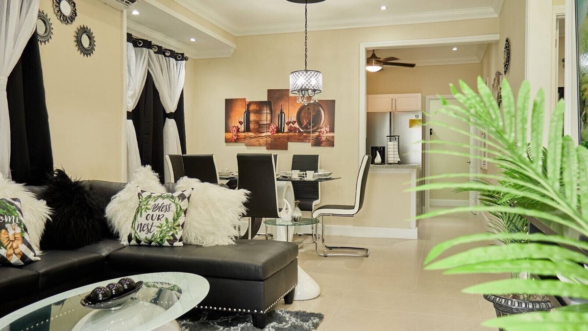 Lucea House | Entire House Cozy Luxury INN Ocean Pointe With Swim Pool,Gym And Free Parking