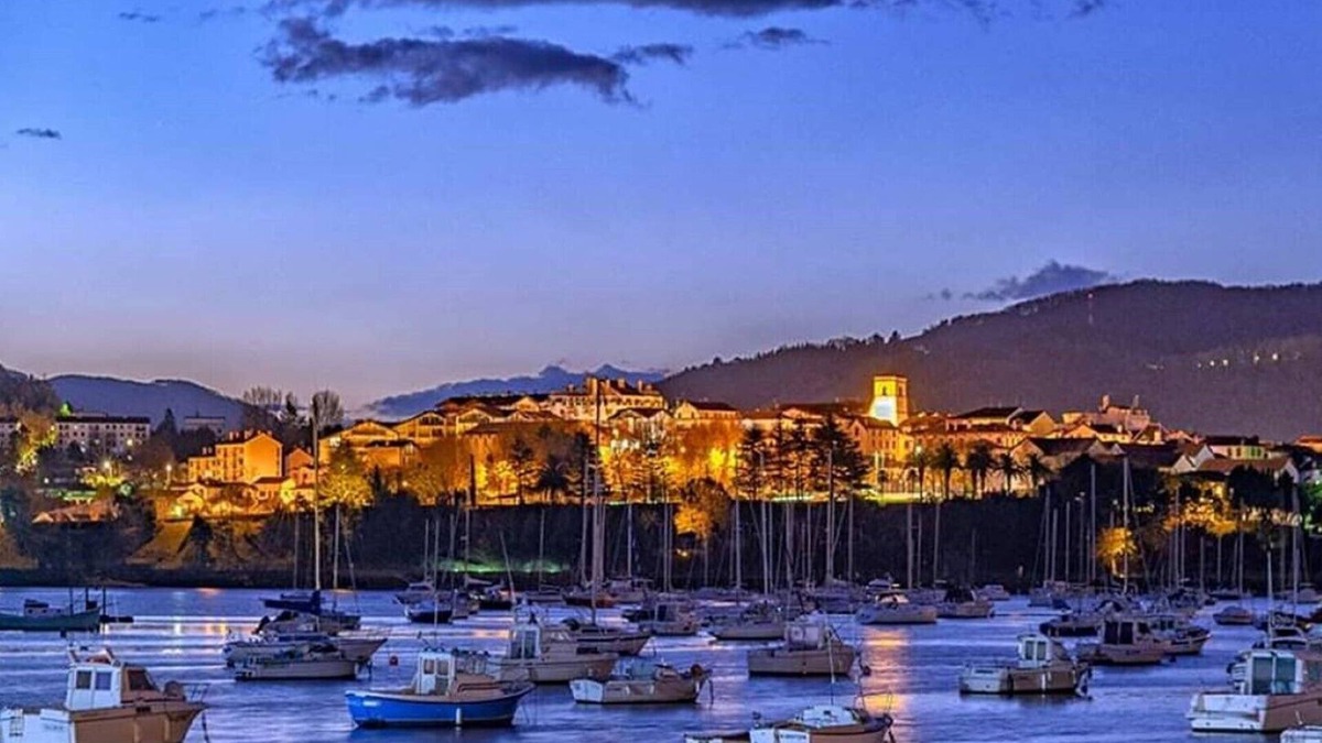 Ustaritz Villa | Entire house Etche Kat in the heart of the Basque Country.
