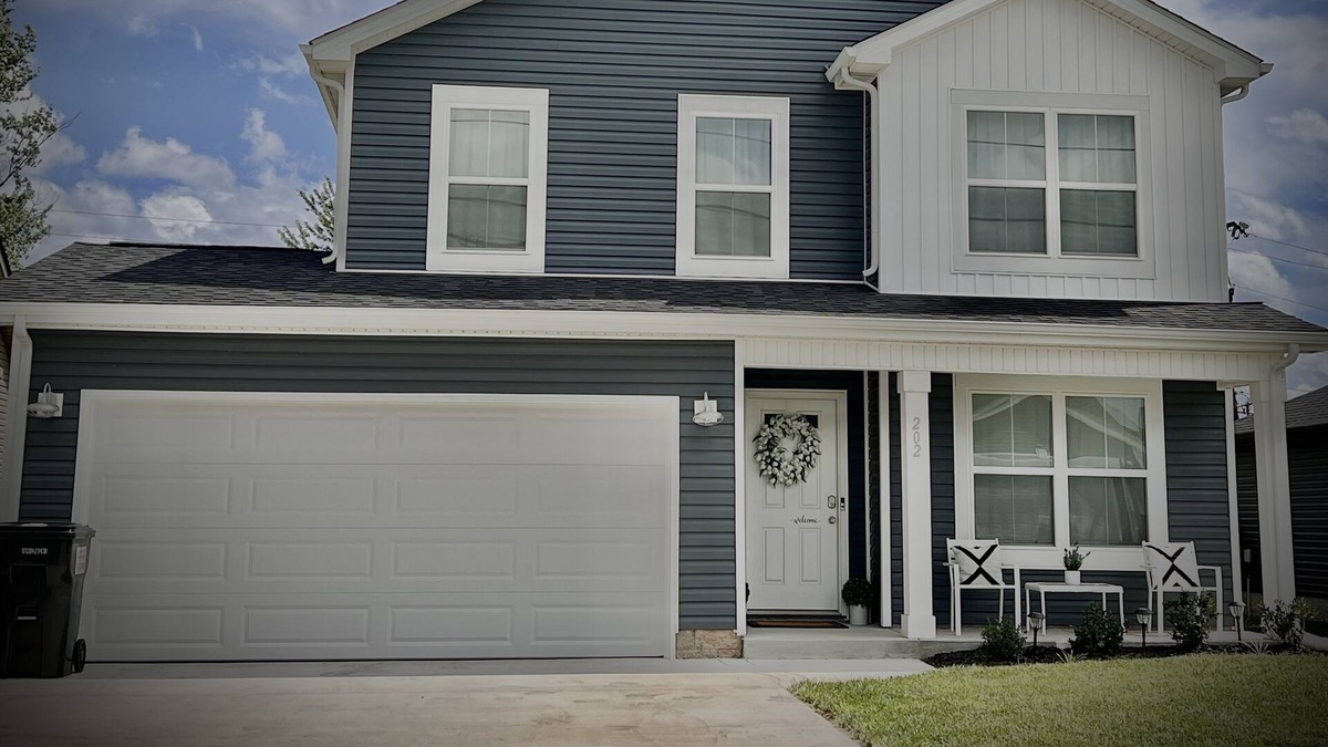 Clarksville House | Entire House for you by Ft. Campbell and Casino