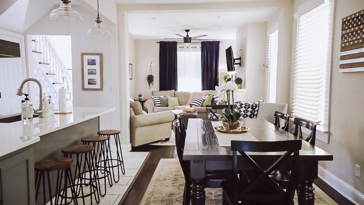 East Walnut HIlls House | Entire House, Great Location, Stylish decor!