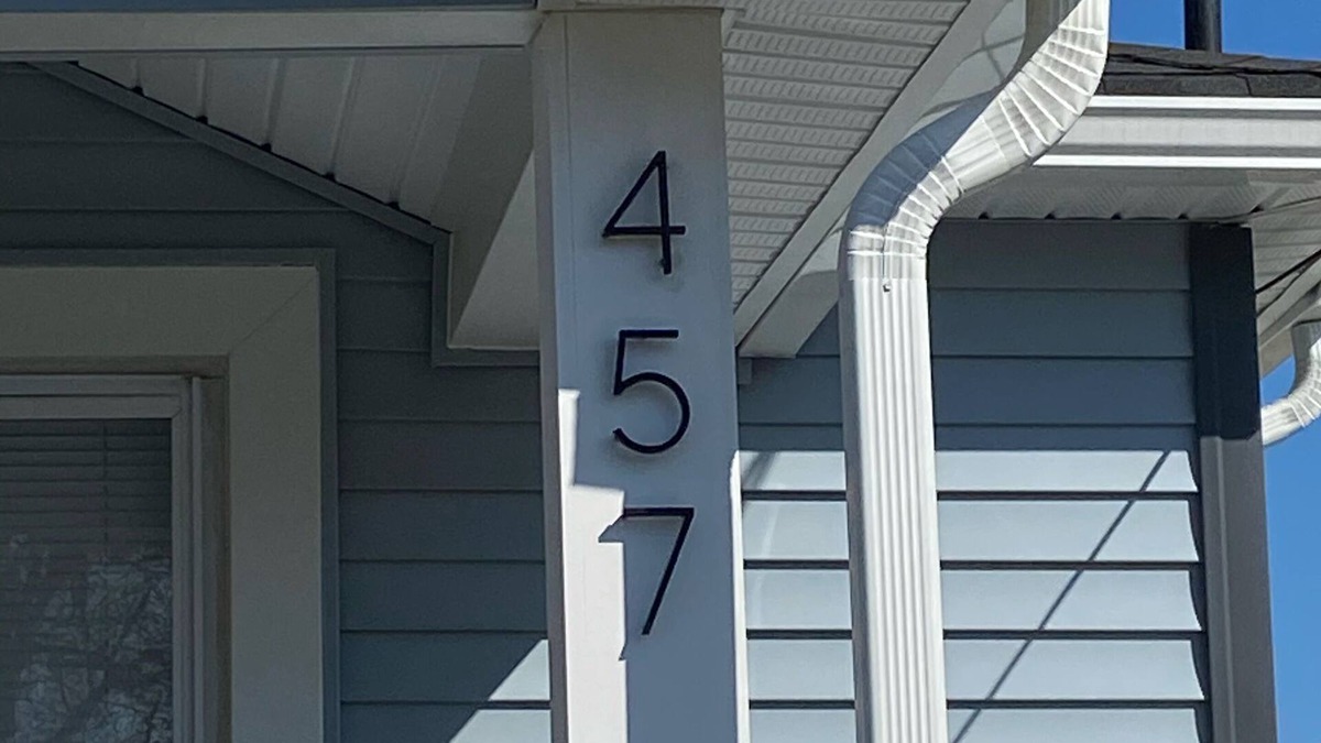 Long Branch House | Entire house hosted by Timmy 5 guests · 2 bedrooms · 5 beds · 1 bath