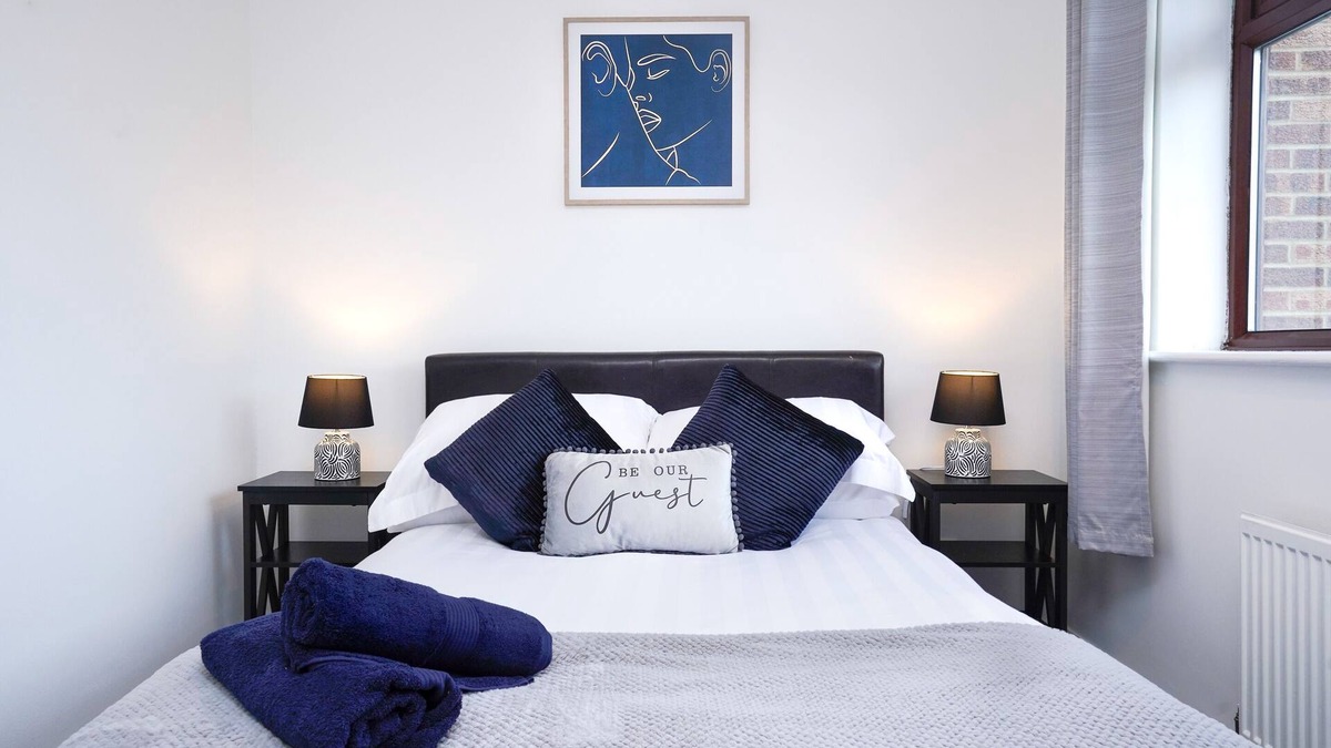 Cherry Hinton House | Entire House in Cambridge - 2 Car Parking Spaces