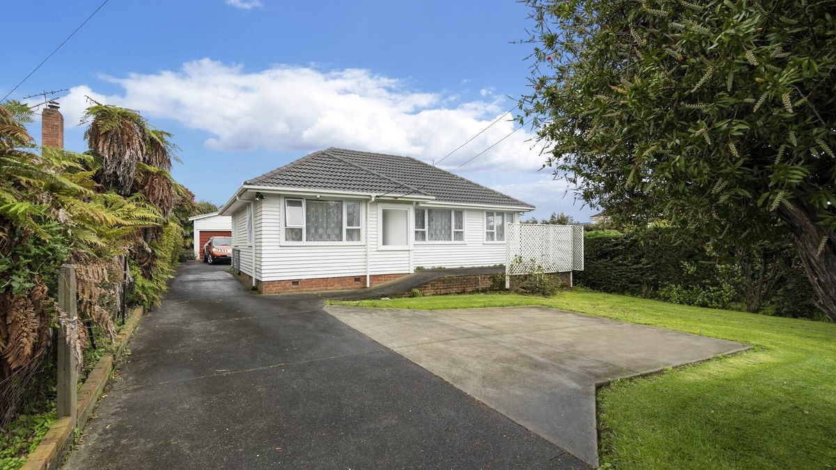 Greenlane - Ellerslie House | Entire House in Central Auckland