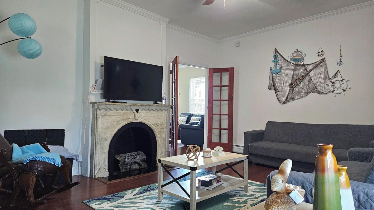 Long Branch House | Entire house in Long Branch near the beach