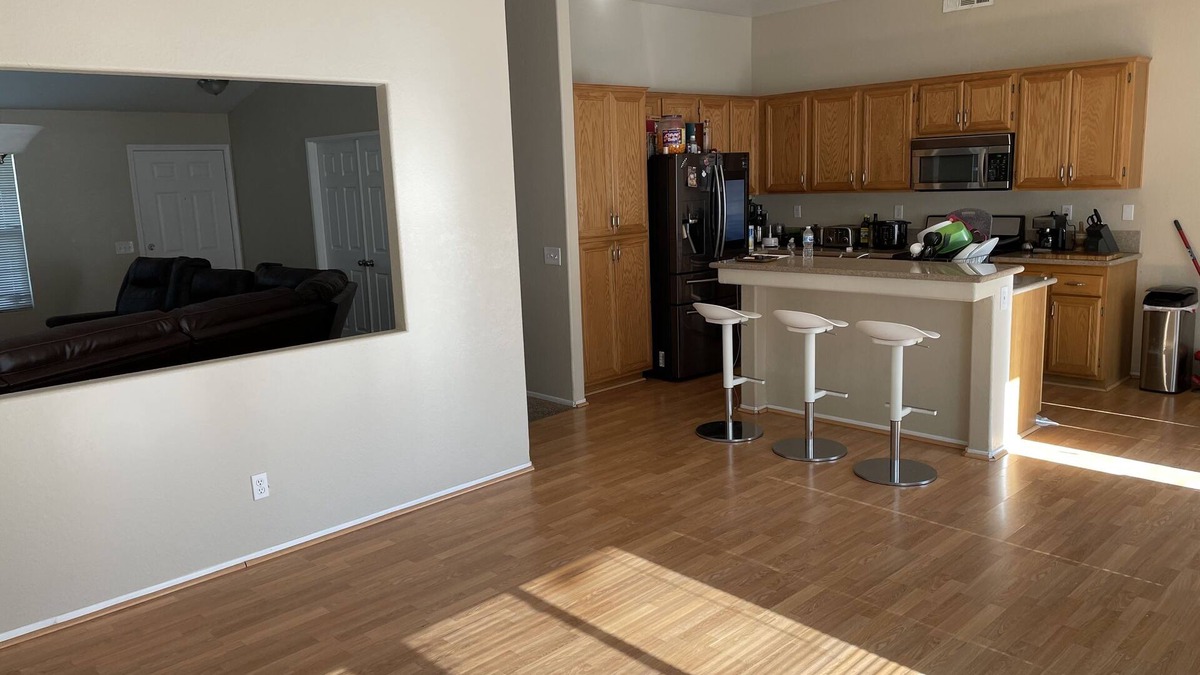 Palmdale Apartment | Entire house nearby market shops