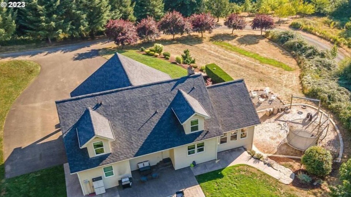 La Center House | Entire House On 5 Private Acres.