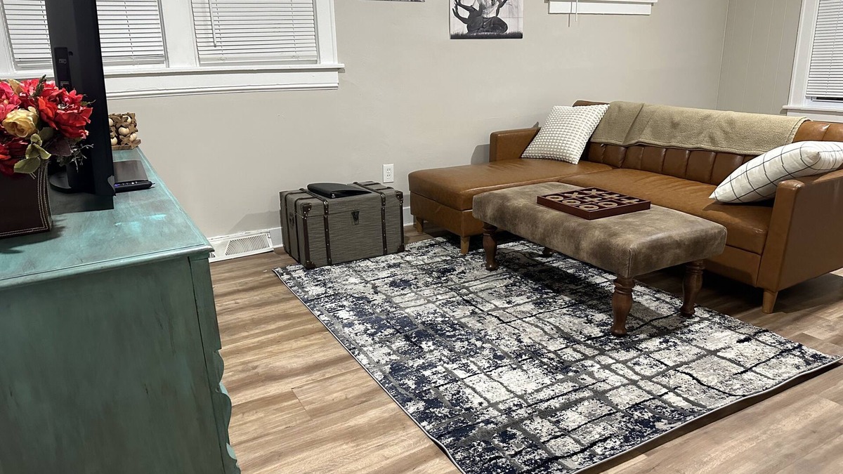 Hazel Park House | Entire house Spacious & Clean for 9. Close To Everything! with WiFi
