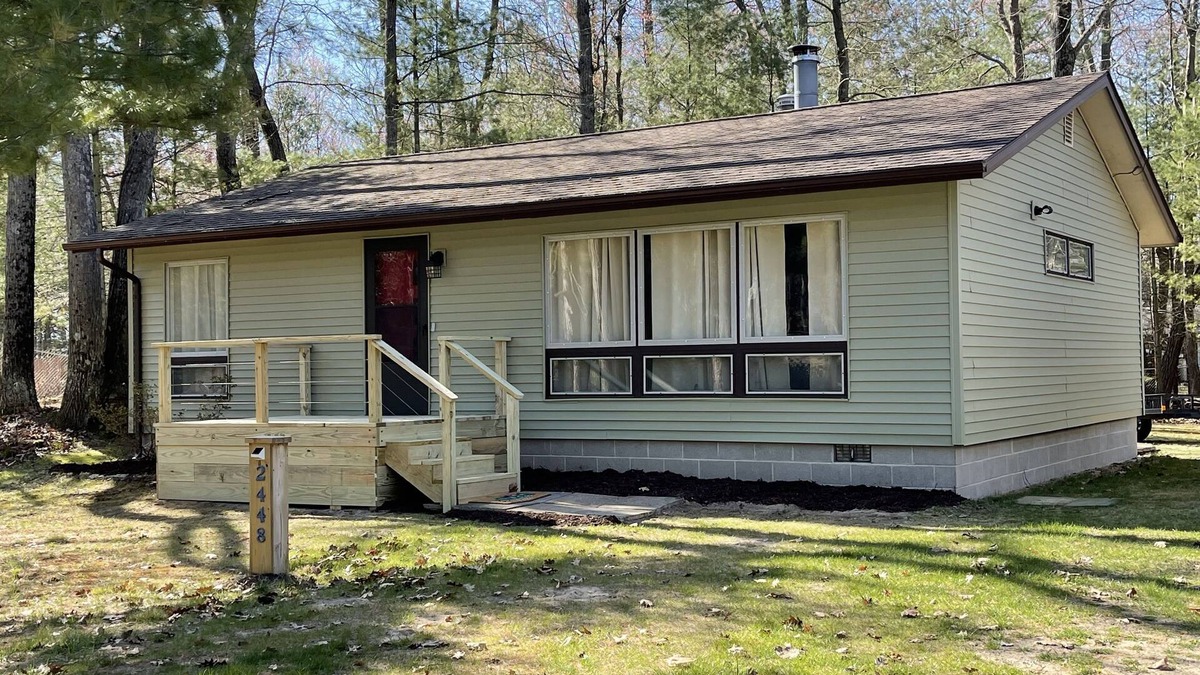 Tawas City House | Entire house steps from the beach
