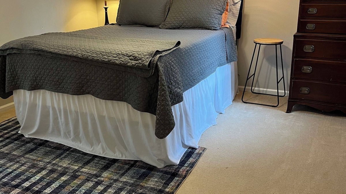 Clemson House | Entire house that sleeps 7- 3 miles from Death Valley!