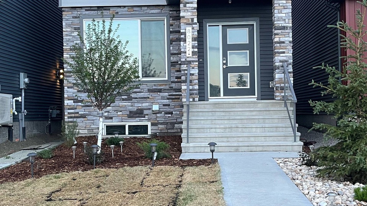 Southwest Edmonton House | Entire House with 3 Balconies builted 2021