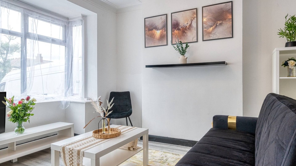 Whitefield House | Entire house, with massage mattresses, sleeps 6 guests