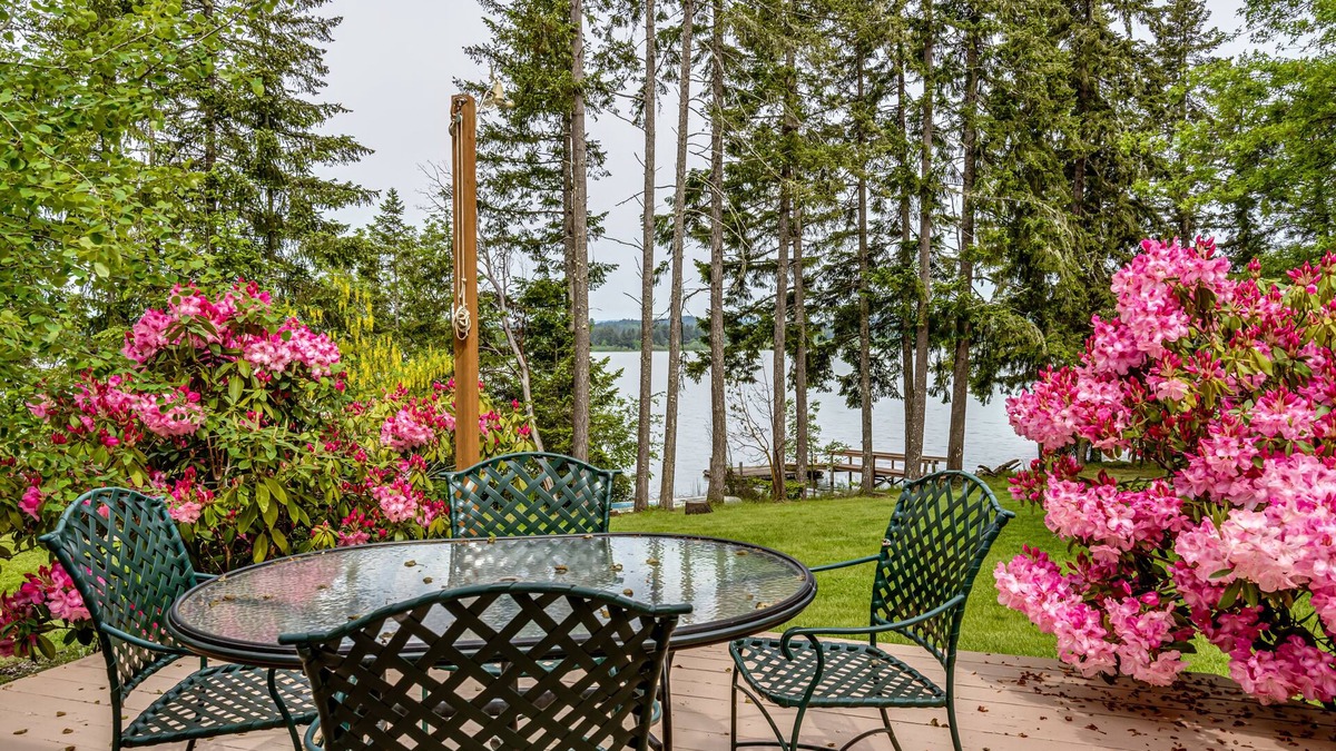 Alvadore House | Entire L&D North House & Cottage - A Waterfront Getaway