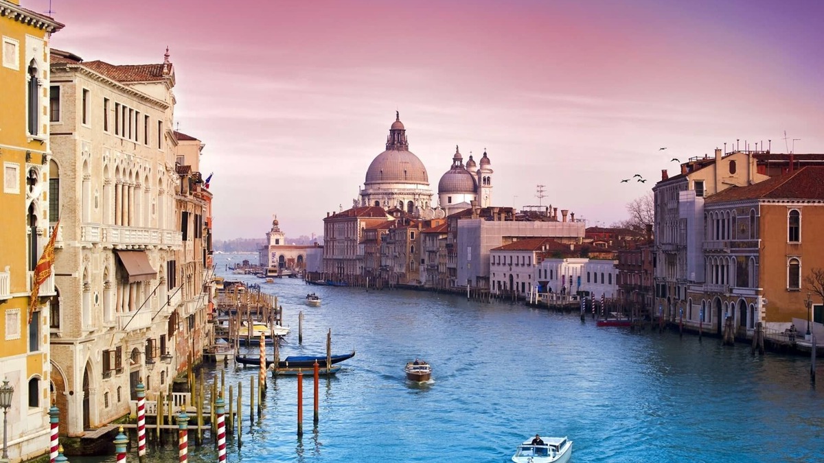 Cessalto Villa | Entire Luxury Villa in Prosecco Area Near Venice - Sleeps 14 - 16 FREE WIFI
