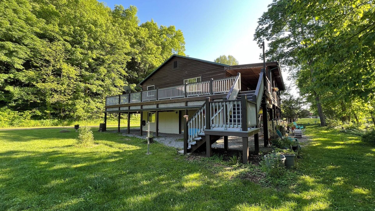 Caldwell House | Entire main floor of unique riverfront home property near Greenbrier resort