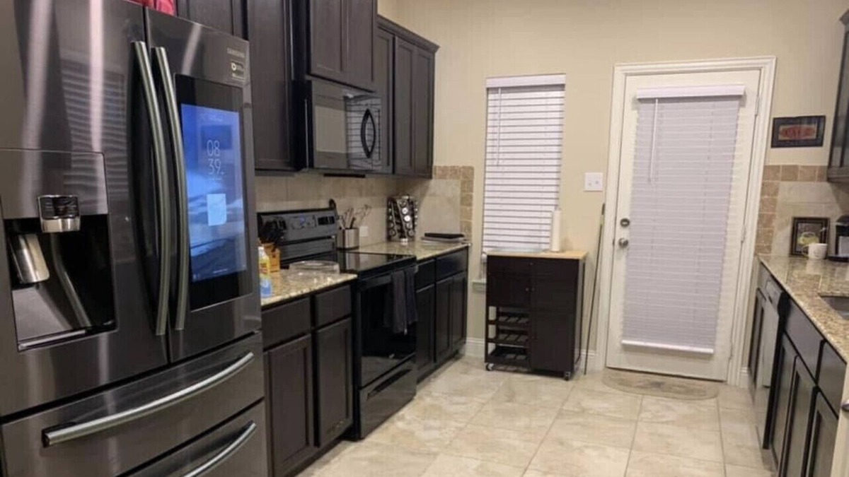 South Arlington House | Entire New Spacious 4 Bedroom Home