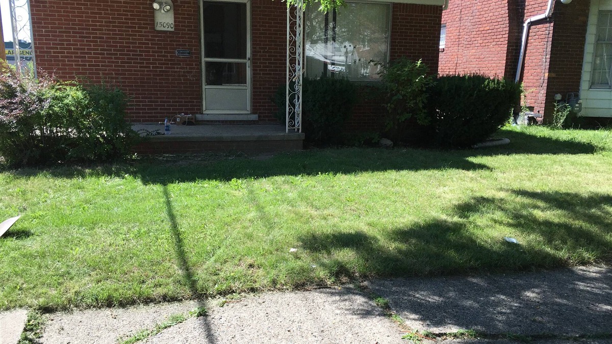 Detroit House | Entire pet friendly single home. 3 Bedrooms.Sleeps up to 10 people.