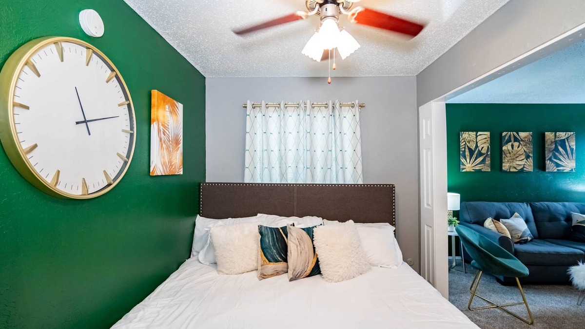 Ederville Apartment | Entire Place ✶Washer Dryer ✶Wi-Fi ✶4K TVs ✶Parking #1614