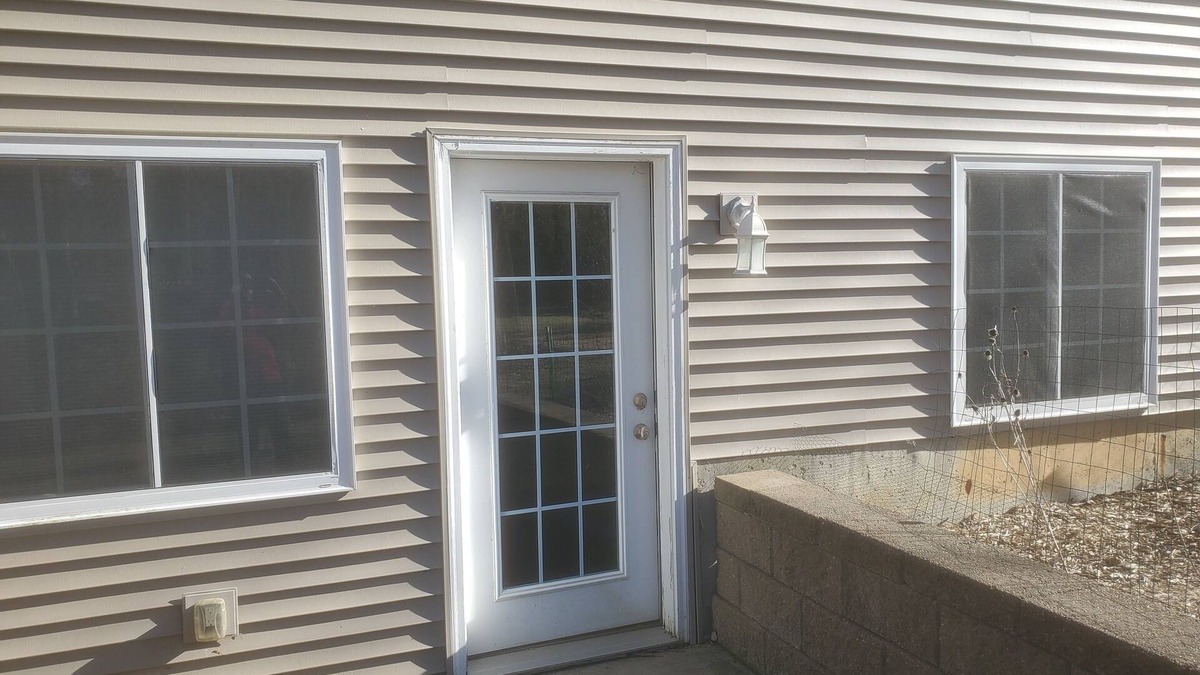 Columbus Apartment | Entire Private & Cozy Walkout Basement to enjoy Solar Eclipse