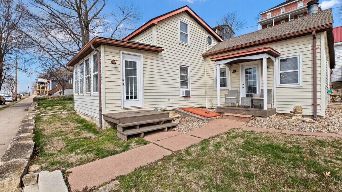 Grafton House | Entire property in the heart of Grafton on Main