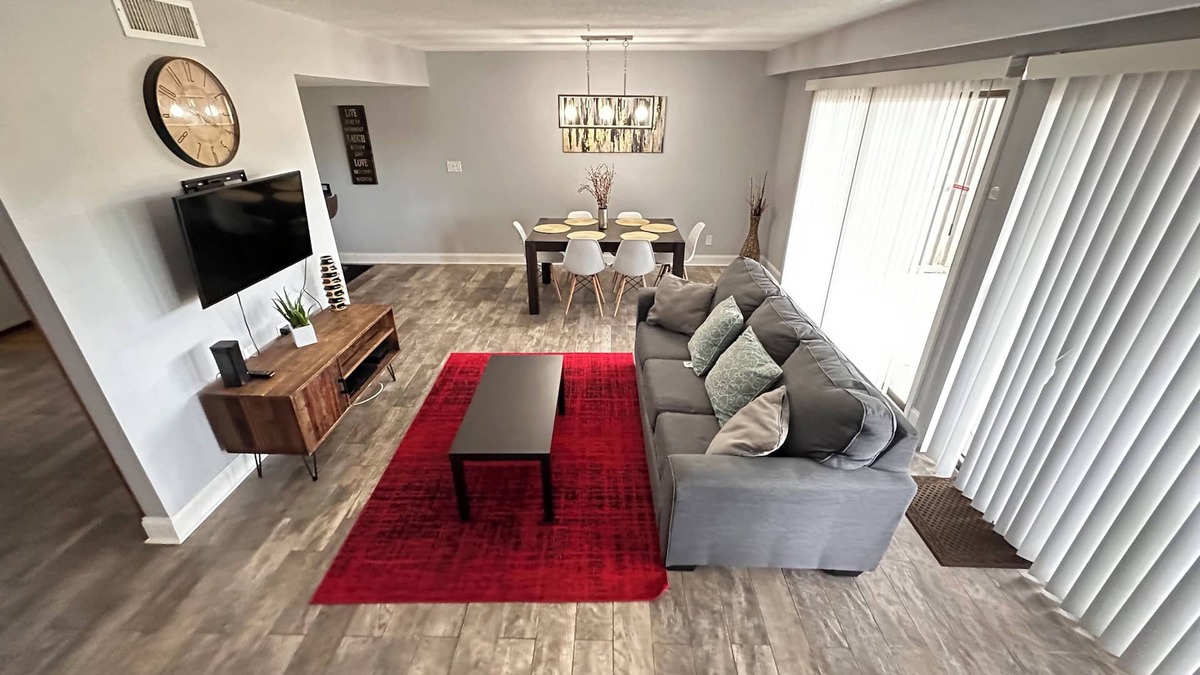 Grenelefe Apartment | Entire Renovated Cozy Condo Paradise with Lake View