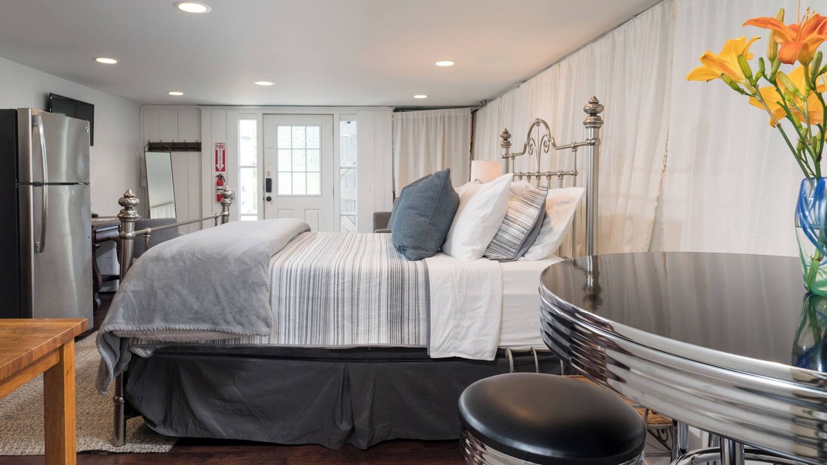 Carlisle House | ✨Entire Secluded Barn Suite Ctr Historic Carlisle✨