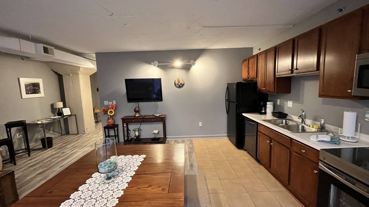 Sandusky Condo | Entire spacious condo on the Water