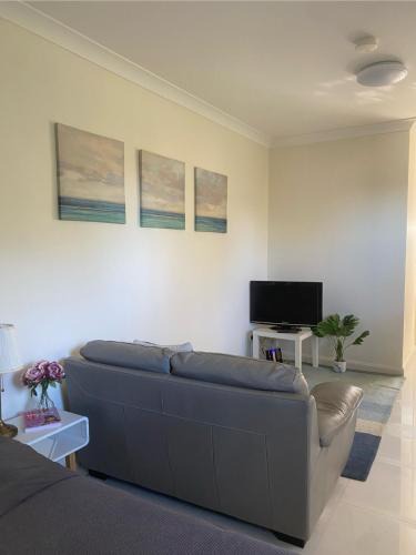 East Lindfield House | Entire Studio Guesthouse in East Lindfield