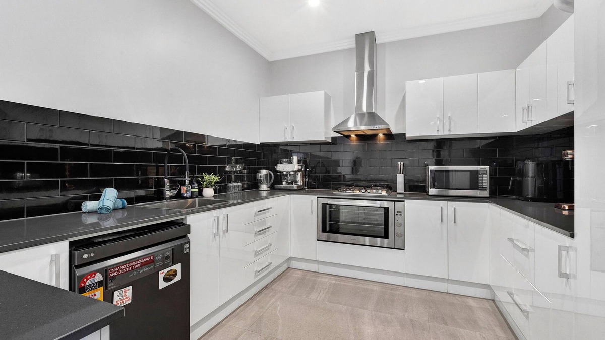Bassendean House | Entire townhouse in Bassendean near Swan River