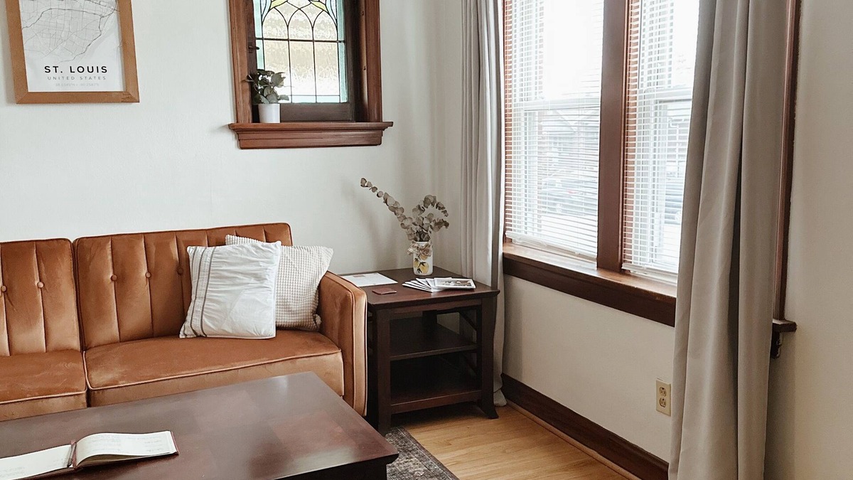 Tower Grove South Apartment | Entire townhouse in St. Louis