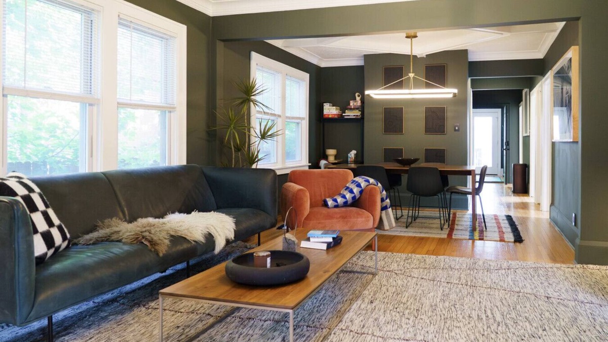 Summit - University House | Entire townhouse in Saint Paul, Posh Cathedral Hill