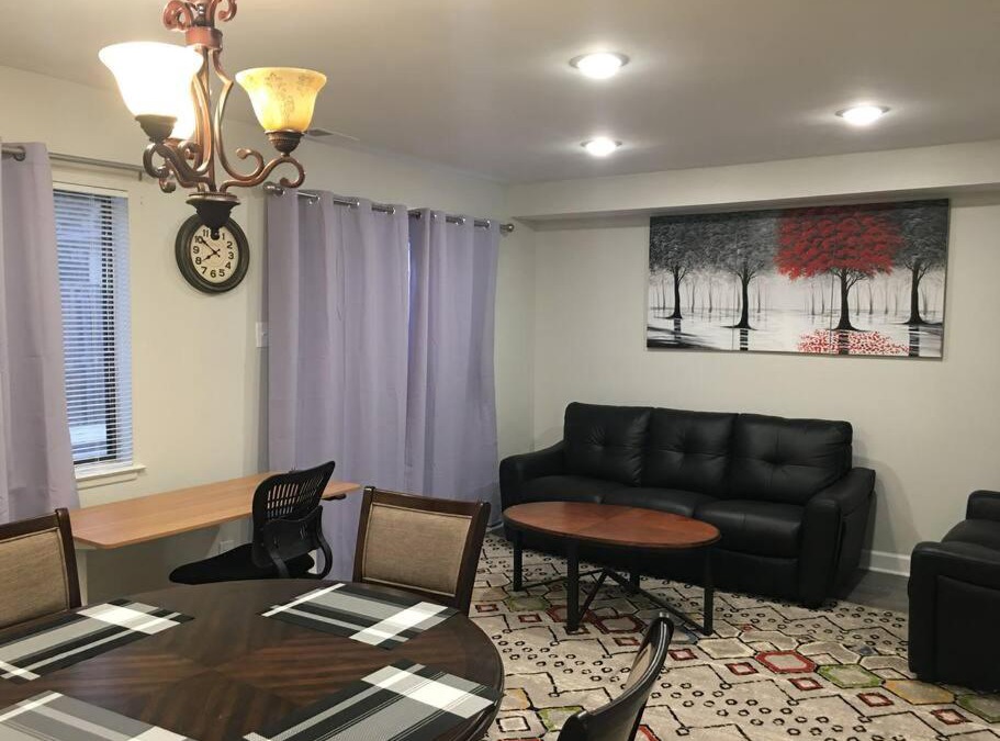 Greenbelt Apartment | Entire Twnhouse 2bdrms 3Bthrm 2Qbeds 2Levls Fncd Bkyard