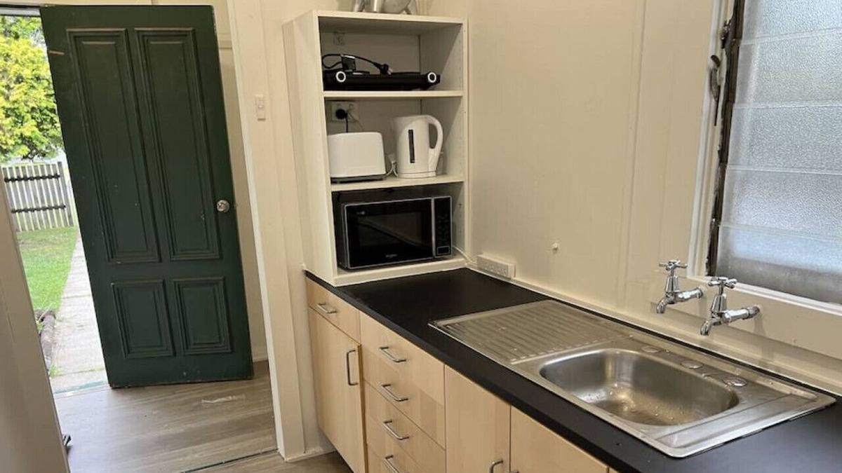 Grafton House | Entire two Bedroom Cottage with Massive yard
