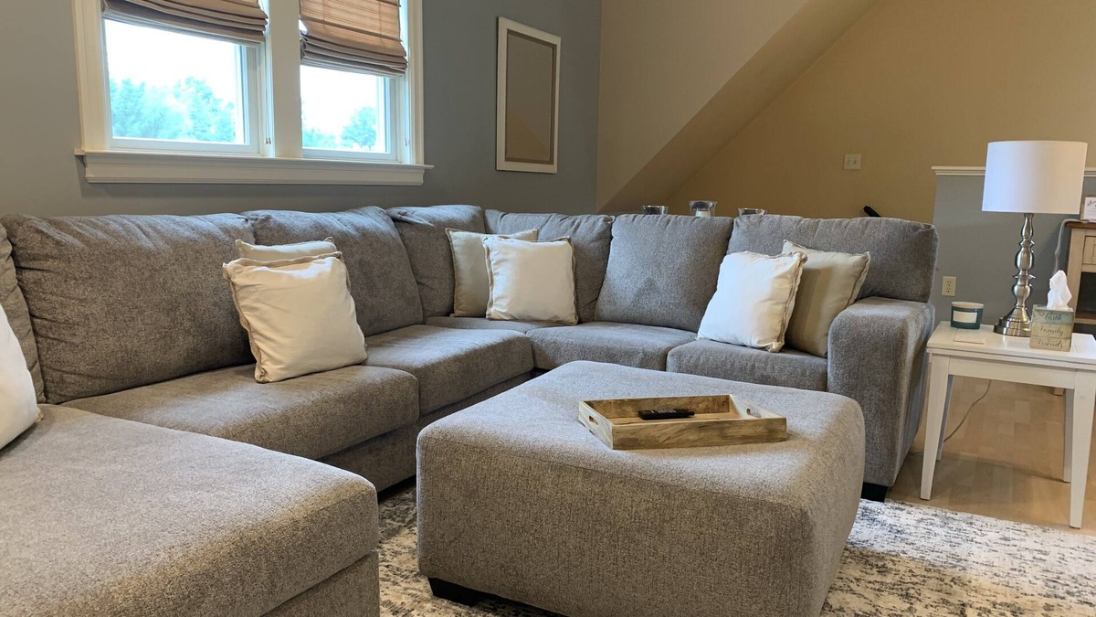 Carlisle House | ⭐️ Entire Upscale Carriage House w/Garage Parking