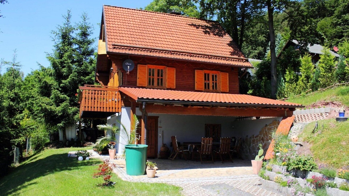 Steinbach House | Entire vacation home with sauna, fireplace, parking, balcony and garden with fireplace