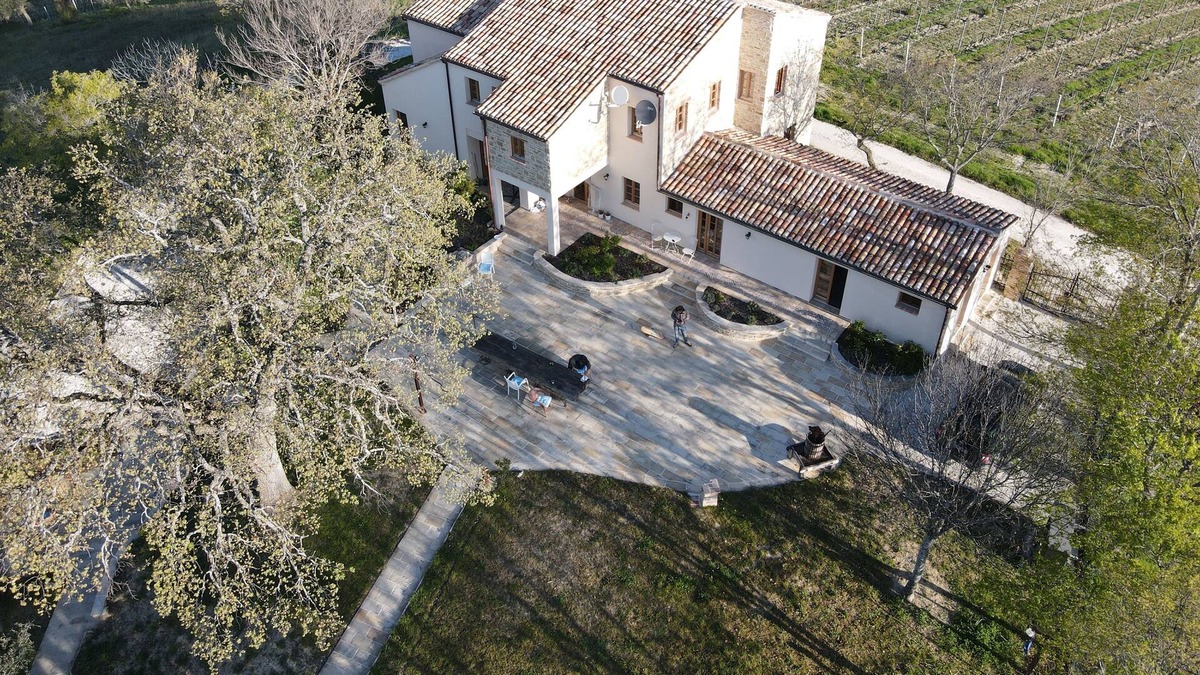 Cupramontana Villa | Entire vacation home - with 3 apartments and pool
