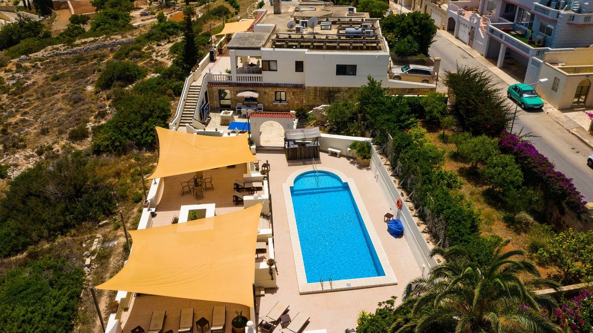 Mellieħa Heights Villa | Entire Villa
