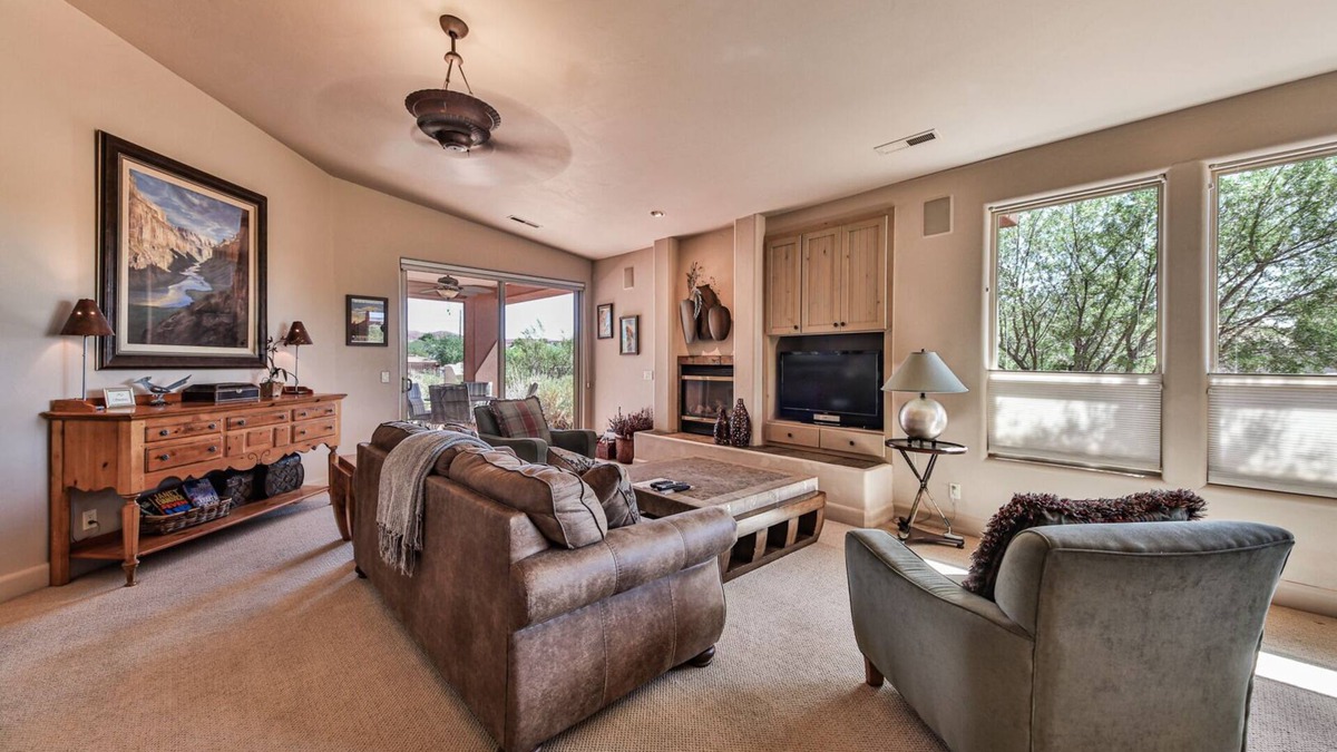 Lava Falls Condo | ENTRADA HOME NEAR SNOW CANYON AND TUACAHN