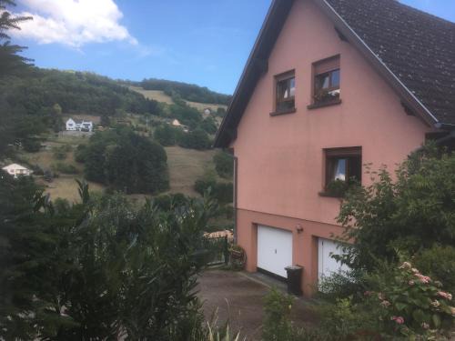 Freland Apartment | entre vignes et montagnes chambres